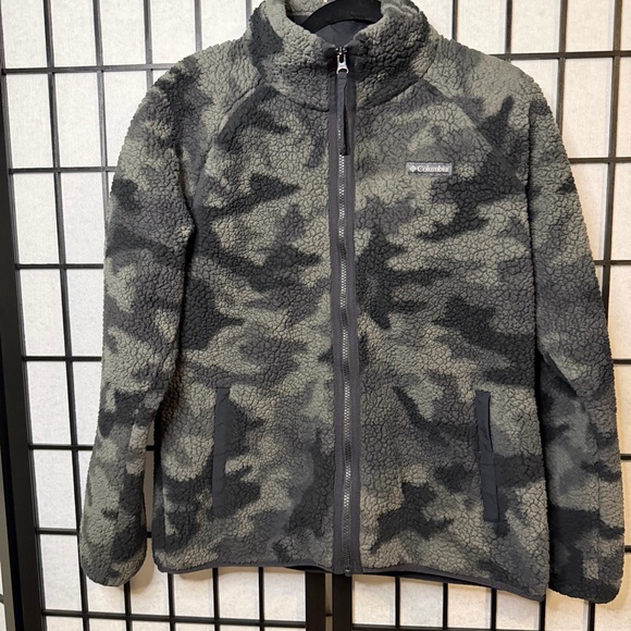 Columbia Jackets & Blazers - Columbia Womens Camo Fleece Jacket - Gray